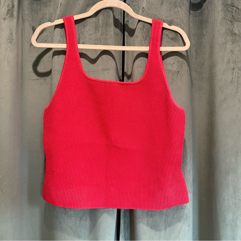 NWOT Aritizia Babaton crop body con tank top XL